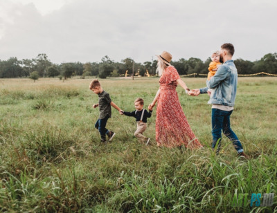 Уютная семейная фотосессия (Rustic / Cozy Family)