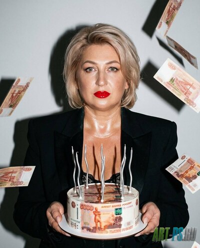 Портрет женщины с тортом из 5000 рублей в стиле Y2K — промты для ии девушки